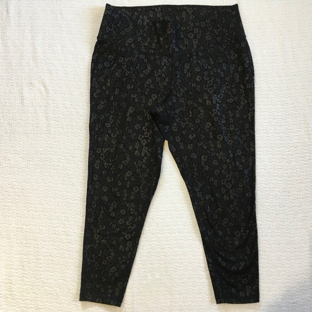 LIVI Active Sz 18/20 Leopard High Waisted Capri Leggings Black Athleisure